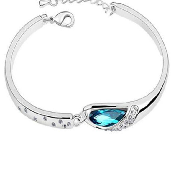 Simply Elegant Ocean Blue Silver Bracelet - Picture 1 of 8